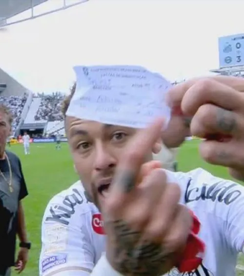 Neymar și-a ieșit din minți    FOTO.  Moment incredibil: starul brazilian a făcut o criză de nervi după ce   a fost scos din greșeală de pe teren