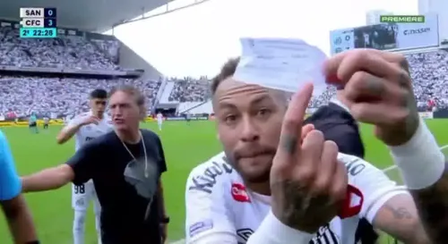 Neymar, nervos după ce a fost scos din greșeală de pe teren. Foto: Captură „X”, @geglobo