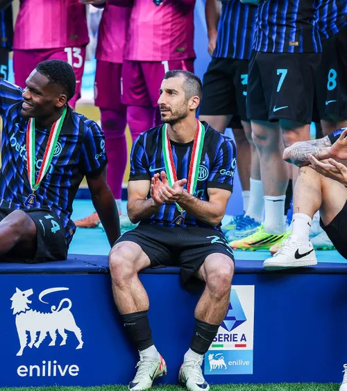 Viitorul lui depinde de Chivu   Henrikh Mkhitaryan   s-ar putea retrage  în această vară, dacă antrenorul român nu va mai conta pe el 