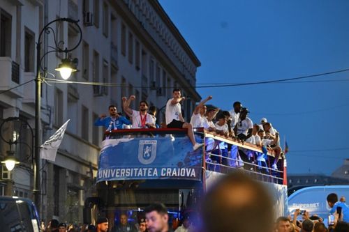 Jucătorii Craiovei au plecat din Piața Mihai Viteazul / foto: Raed Krishan/GOLAZO.ro
