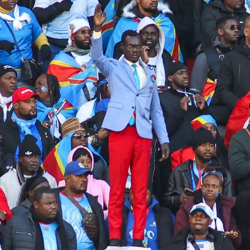 „Lumumba”, celebrul fan al RD Congo. Foto: X/@ActuFoot_
