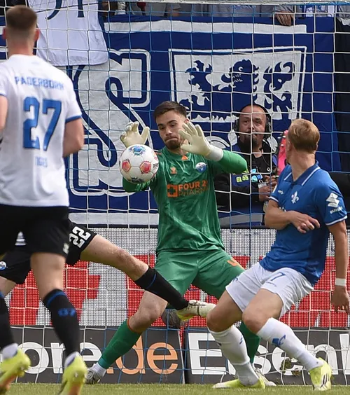 Românul va fi nr. 1 la Stuttgart  Presa germană anunță că portarul   va apăra în Bundesliga și Champions  în sezonul viitor