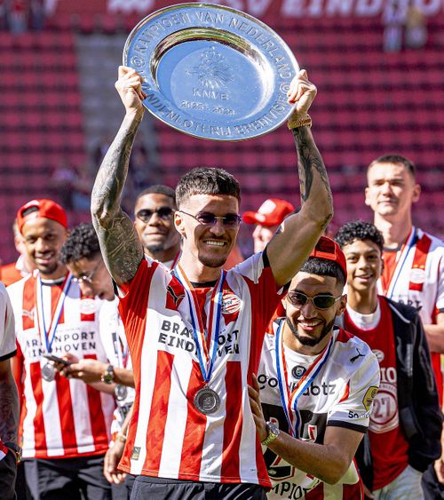 Îl vede pe Man în Premier League!  Un nume important din fotbalul olandez crede că   extrema lui PSV poate reuși în elita Angliei:  „Sunt mare fan”