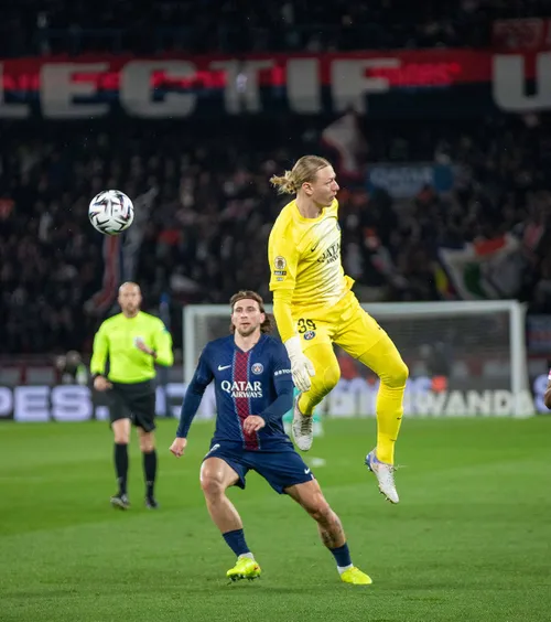 Conflict la finalista Ligii    FOTO:    Doi jucători de la PSG nici nu se salută,  deși ucraineanul l-a salvat o dată pe rus! + Ce au făcut pe teren la ultimul joc