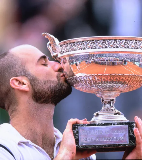 Blestemul prafului roșu  Rămâne Roland Garros   inaccesibil tenisului masculin american ?
