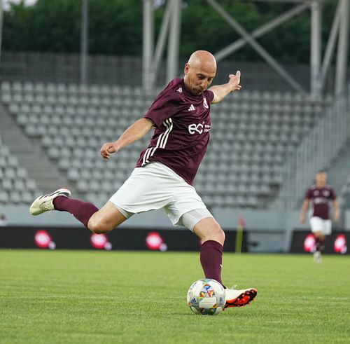 UEFAntasticii, meci aniversar de pe stadionul Arcul de Triumf. FOTO GOLAZO (4).jpeg