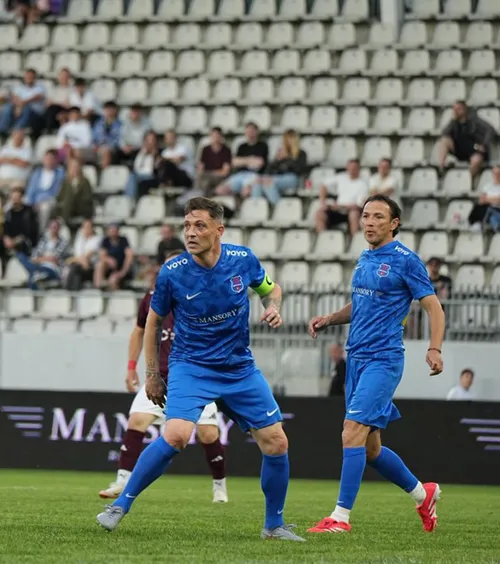 Ogăraru și Oprița, de neclintit     VIDEO.   Ce au făcut în momentul în care   foștii jucători de la Steaua  au mers să salute galeria FCSB