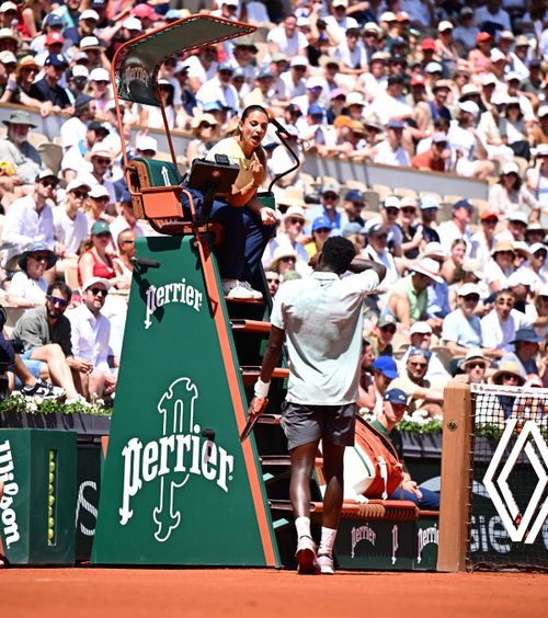 „Trebuia să arbitreze un bărbat”   Declarații controversate la Roland Garros: „E   foarte dificil pentru o femeie  să facă asta”