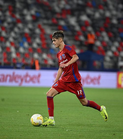 „Nu m-au interesat banii”    Ianis Doană  a explicat ce l-a convins să semneze cu Dinamo: „Îmi place proiectul ăsta”