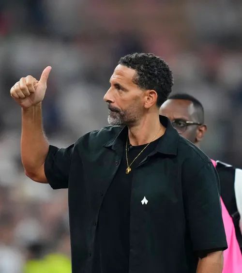 A dat lovitura  Rio Ferdinand, fostul star al lui Manchester United,   și-a dublat veniturile  după retragere