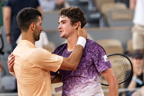 Novak Djokovic și Joao Fonseca, după meciul de la Roland Garros (Foto: IMAGO)