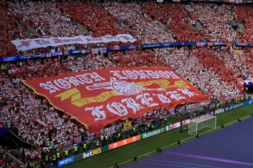 Scenografia fanilor englezi în PSG - Arsenal, finala Champions League (foto: Imago)