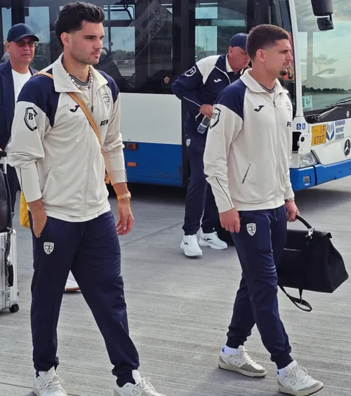 Ianis Hagi și Răzvan Marin, doi dintre liderii naționalei (foto: Facebook /Echipa națională de fotbal a României﻿)