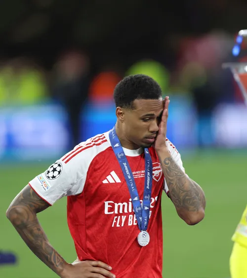 Fanii lui Arsenal, scut în jurul lui Gabriel   Tricoul fundașului brazilian,   vândut ca pâinea caldă  după ratarea decisivă din finala Ligii Campionilor