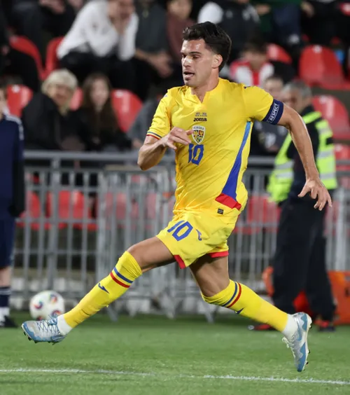 Ianis Hagi a fost decarul și căpitanul României în meciul cu Georgia (foto: Sport Pictures)