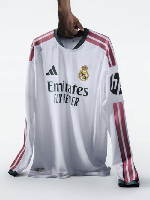 Noul echipament al echipei Real Madrid. Foto: X
