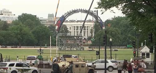 Construcția arenei din fața Casei Albe dedicată evenimentului UFC. Foto: captură video BBC