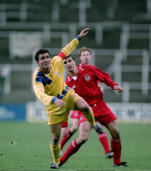 Amintiri memorabile cu Țara Galilor    Gică Hagi  se reîntâlnește cu adversarul în fața căruia a strălucit în drumul spre World Cup '94