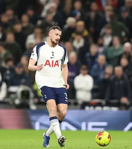 Drăgușin, dorit în Serie A  Ce club ar insista pentru   transferul românului!  Prețul stabilit de Tottenham