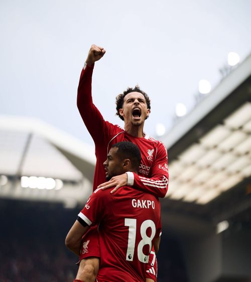 Curtis Jones vrea să joace cu Chivu  Ce l-a întrebat   mijlocașul lui Liverpool  pe colegul său italian: „Inter face bine că se gândește la el”