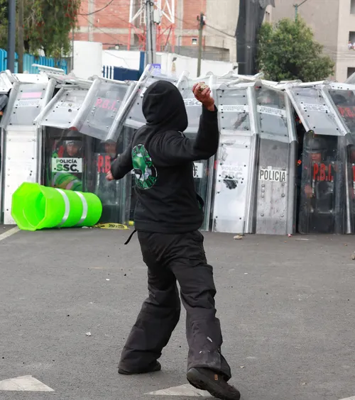 Haos la CM 2026    FOTO.  Protest violent înainte de meciul de deschidere. Au avut loc   lupte de stradă  și s-au produs zeci de arestări