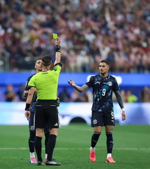 O NOUĂ PREMIERĂ LA CM 2026     FOTO:  Noua regulă FIFA a fost aplicată la duelul   SUA - Paraguay  » Jucătorii și fanii, derutați