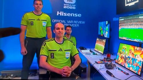 Shaun Evans, arbitru australian din camera VAR la Germania - Curacao 7-1 a făcut un gest controversat (foto: X)