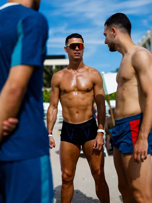 Fizicul impresionant al lui Cristiano Ronaldo. Foto: Instagram/@cristiano