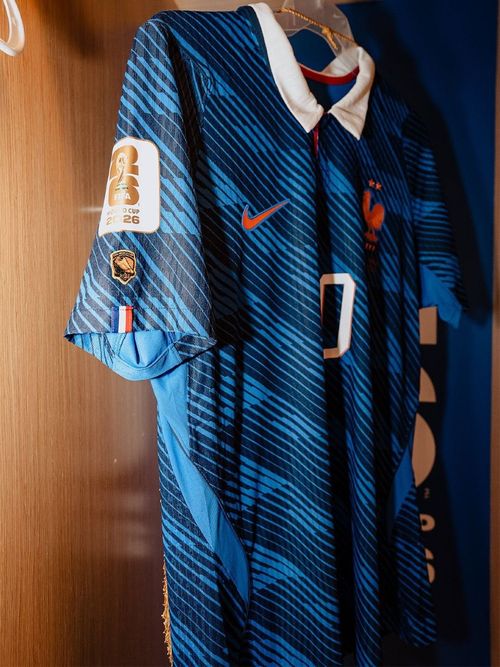 Echipamentele purtate de jucătorii Franței în meciul cu Senegal. Foto: Facebook / Equipe de France de Football