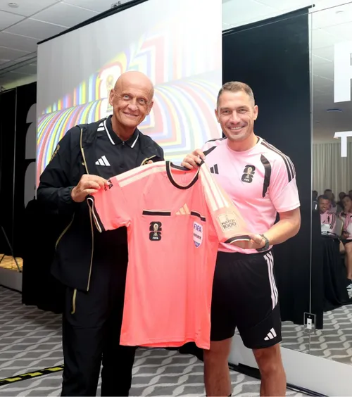 Istvan Kovacs, moment istoric la CM 2026    VIDEO.  Arbitrul român, premiat de Collina: „Merită ceva special”.   Meciul 1000 la Mondial!
