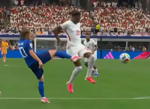 Penaltyul Angliei de 1-0: neatent, Modric a greșit și l-a lovit pe Madueke, venit din spate