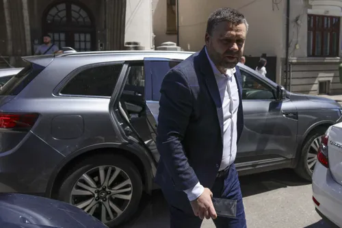 ESENȚIAL | Prima imagine, primele declarații ale lui Ciprian Ciucu la DNA. Primarul general, chemat la audieri ca suspect pentru luare de mită