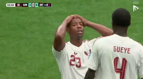 Momentul în care Ismael Kone și-a rupt piciorul în meciul cu Qatar. Foto: captură Antena 1