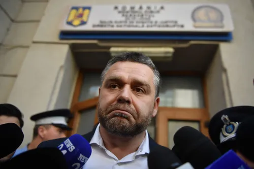 "Curaj, Ciprian!" Mesajele bucureștenilor din Fan Clubul primarului Capitalei, după  necazul cu DNA. Ciucu e sub control judiciar pentru luare de mită