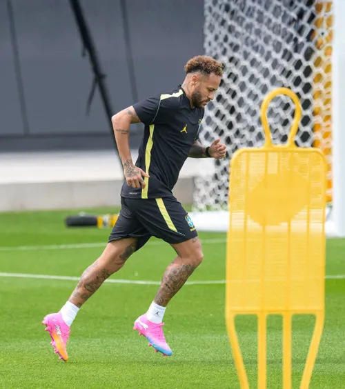 Neymar, lăsat la hotel  Lovitură pentru starul Braziliei!   Ratează și al doilea meci  de la Mondial