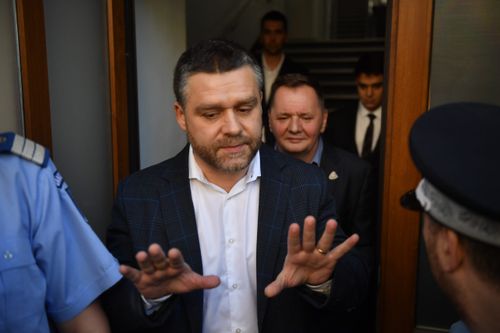 De ce pentru primarul Ciucu azi e, probabil, ziua cea mai grea, după ziua cea mai lungă de ieri, de la DNA. Ore decisive pentru dumnealui și domnul Bolojan