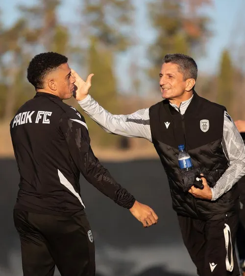 „Te iubesc, generale!”    Mesaje emoționante pentru Răzvan Lucescu  de la PAOK. Doi jucători care i-au avut antrenori și pe tată, și pe fiu