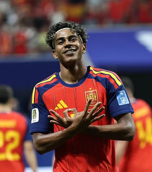 Ce reprezintă gestul lui Yamal     FOTO:  Explicația semnului făcut de starul Spaniei la   primul său gol  marcat la un Campionat Mondial