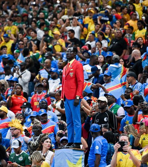 A atras toată atenția     VIDEO.    Fanul emblematic al RD Congo,  prezent în premieră pe stadion la CM 2026 » De ce a lipsit în primul meci