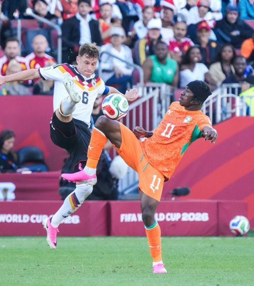 „Stil african, sălbatic”    Comentariul lui Schweinsteiger  asupra ivorienilor la Mondial, considerat discriminator: „Stereotipuri rasiste”