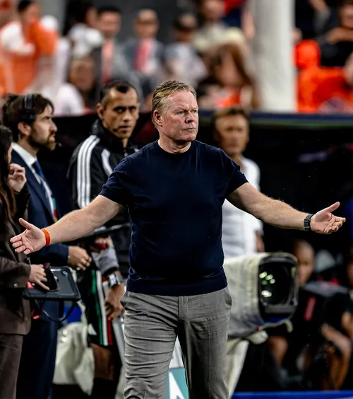 Moment Bizar la Mondial  De ce a fost amânat startul reprizei la   Olanda - Tunisia  » Koeman, nemulțumit