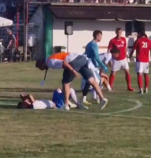 Scene reprobabile la barajul de promovare în Liga 3, ACS Barcău Hanna Nușfalău - AFCS Talna Orașu Nou. Capturi FB (10).jpg