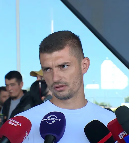 Florin Tănase a semnat    VIDEO.  Căpitanul FCSB s-a înțeles cu Becali,   dar l-a și înțepat:  „Nu a spus și că renunțam la bonusuri de 500.000 de euro”