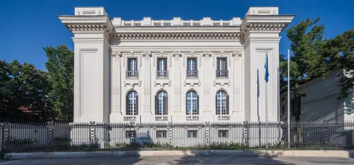 Palat din vremea Micului Paris, restaurat de arhitecți nemți. În prezent, nobilul monument este reședința ambasadorului Germaniei la București