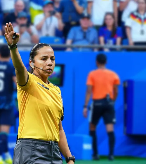 Ea a schimbat soarta Germaniei la Mondial  Povestea Tatianei Guzman,   arbitrul VAR  care l-a chemat pe Jalal Jayed la monitor în meciul cu Paraguay