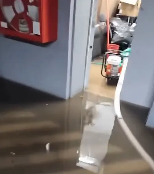 Stadionul de 37 mil. de euro, inundat!    VIDEO.  Atac dur la adresa Primăriei București, după   „furtuna secolului”:  „E jale ce e aici”