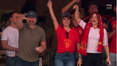 Penelope Cruz, Javier Bardem, Rosalia, prezenți la Spania - Austria 3-0