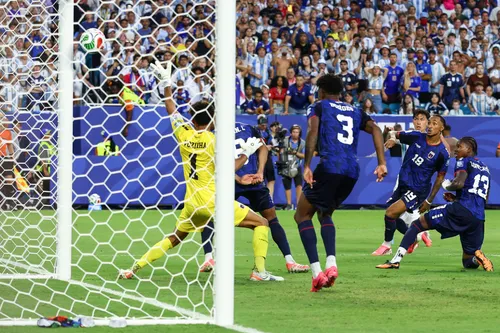 argentina - capul verde - gol lisandro martinez 2.jpg