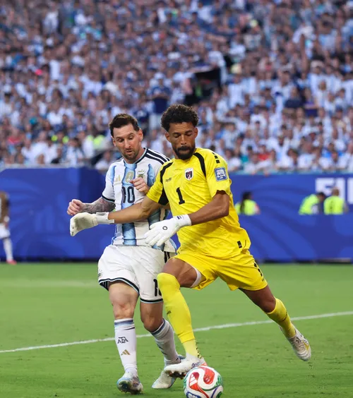 Zlatan, emoționat: „Îmi dau lacrimile”    Capul Verde  le-a cucerit pe legendele Thierry Henry și Schmeichel: „Sunt eroi, adevărații câștigători”