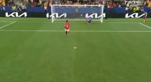 Penalty-ul executat de Salah în meciul cu Australia. Foto: Captură „X”, @adjorNfriends